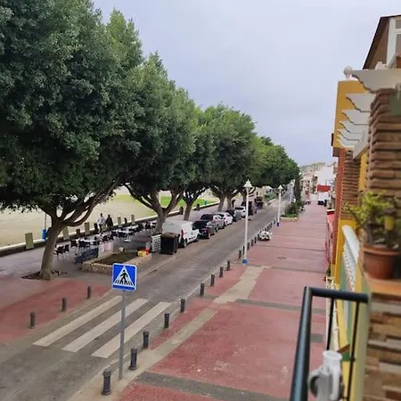 Magnificent Ground Floor With Views - B Apartment Malaga