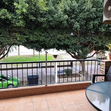 Magnificent Ground Floor With Views - B Apartment